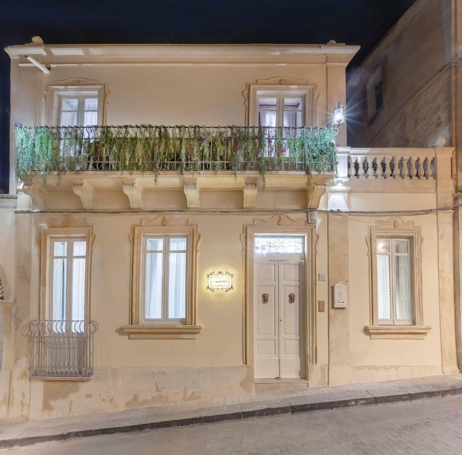 A Marchisa -Noto- Aparthotel Εξωτερικό φωτογραφία